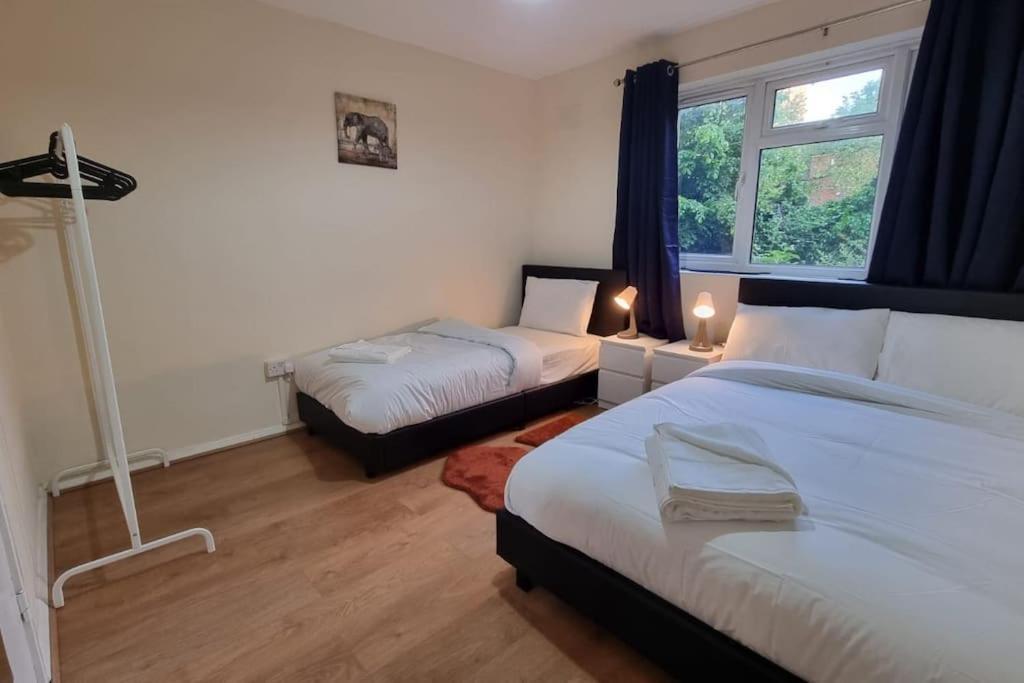 2 Bedroom Apartment In Kennington Londra Exterior foto
